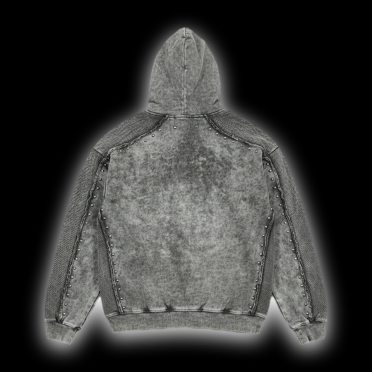 Hoodie algodón alto gramaje, con 300 taches metalicos en total, excelente fit y horma