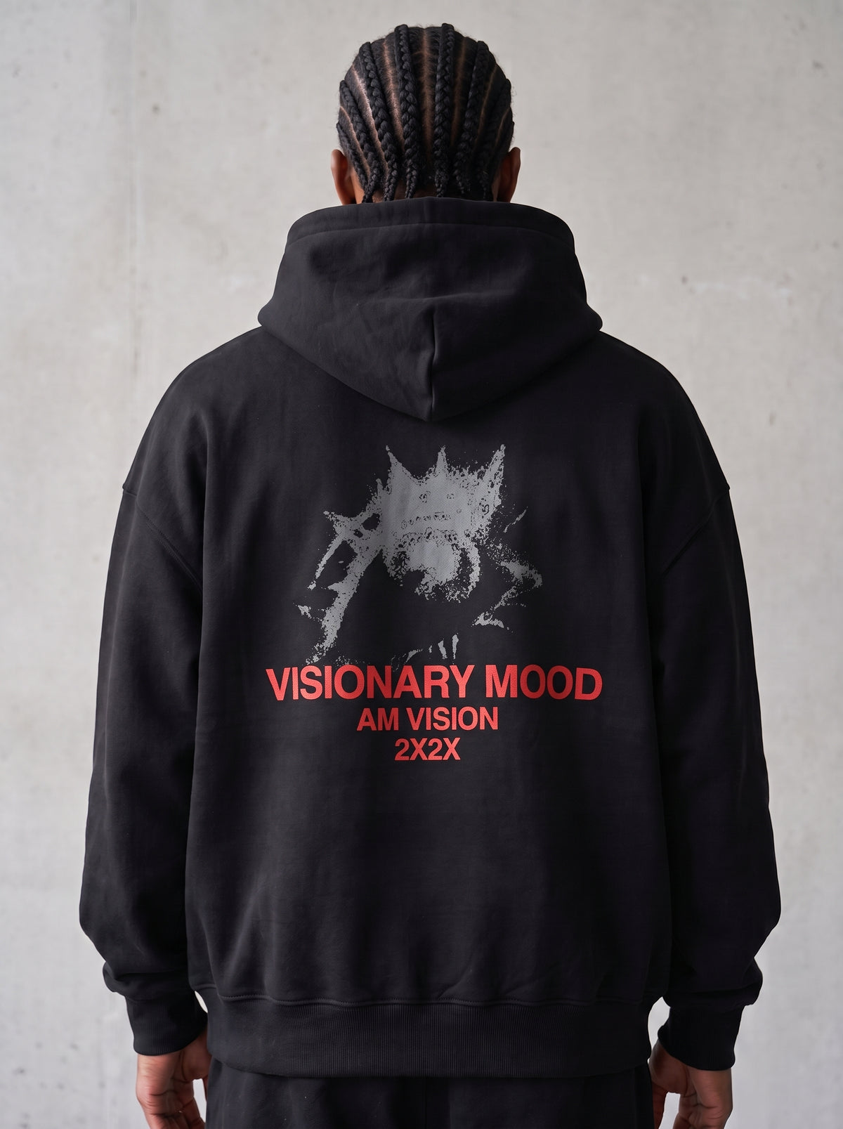 Hoodie Visionary Mood AM VISION, vista de espalda en modelo