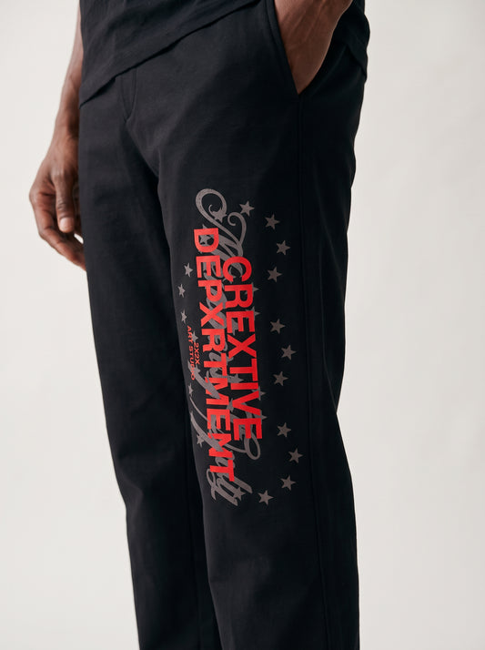 Sudadera Manuscript negra Crextive Depxrtment puesta en modelo