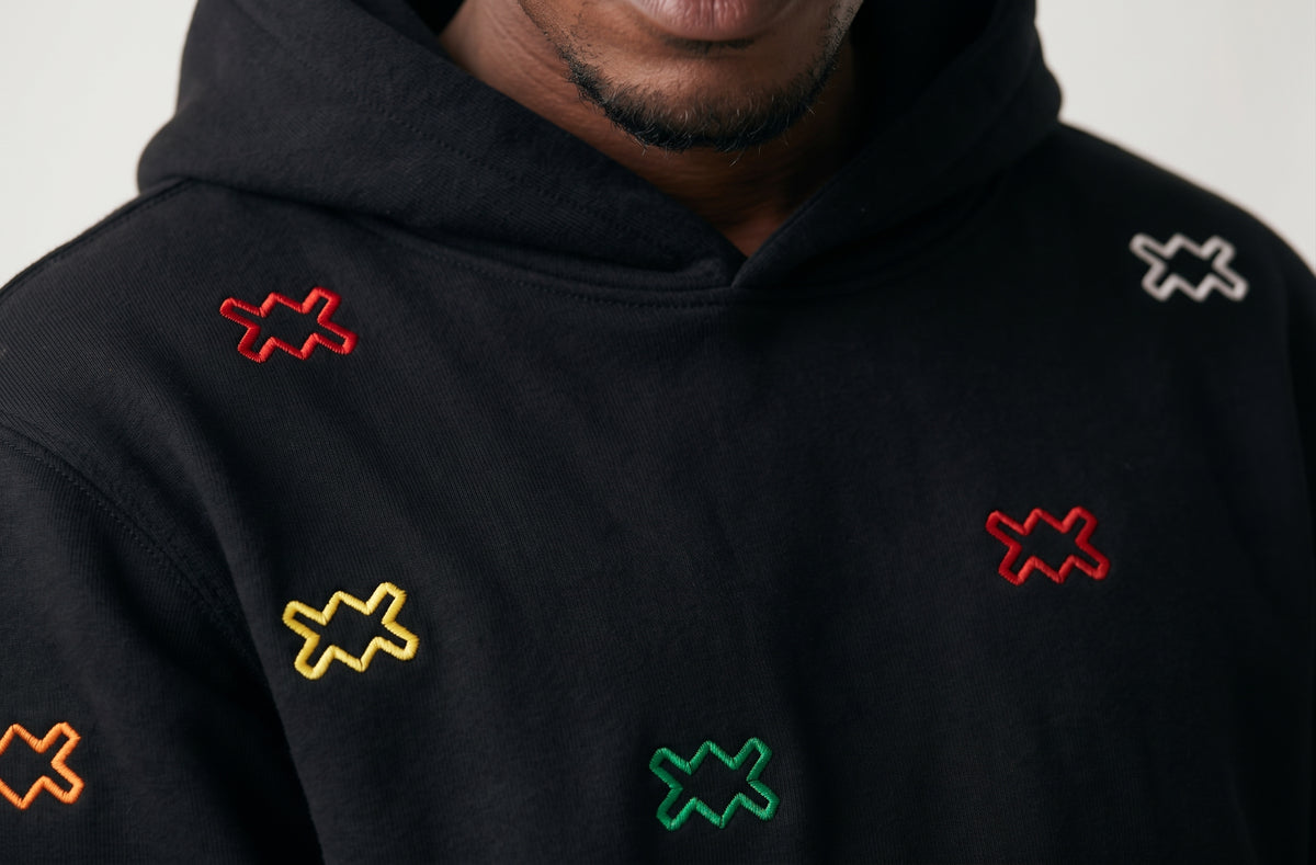 Bordados de colores del logo AMV en la espalda y la capucha del hoodie Multi Logo 1/1